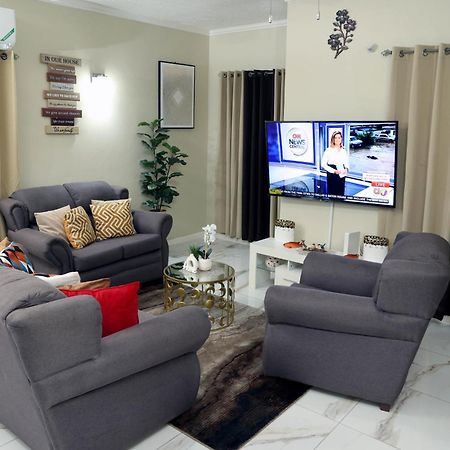 Spacious Luxury 3 Bed Rooms In Kingston Extérieur photo