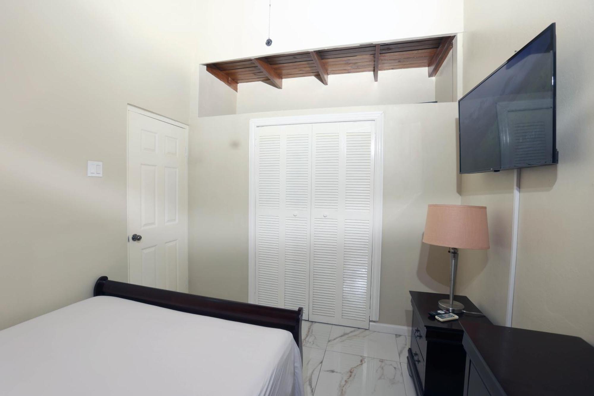 Spacious Luxury 3 Bed Rooms In Kingston Extérieur photo